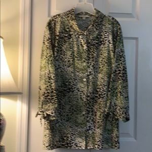 In excellent condition long sleeve with ties.